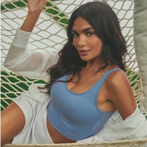 NWT Klassy Network Scoop Neck Brami Crop